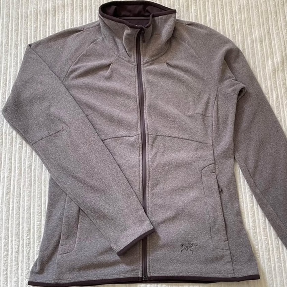 Arc'teryx Women’s Caliber Cardigan Fleece Sweater - Picture 2 of 6